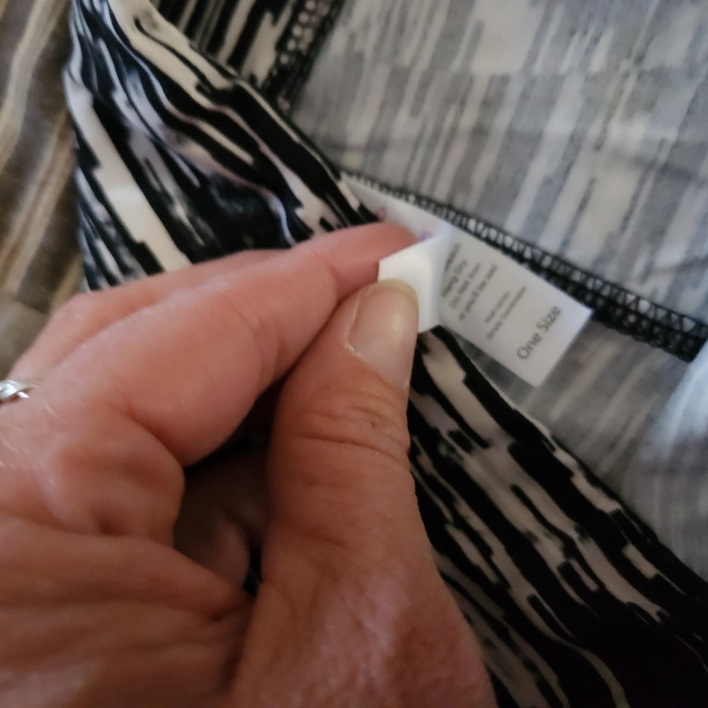Lularoe - Picture 2 of 2